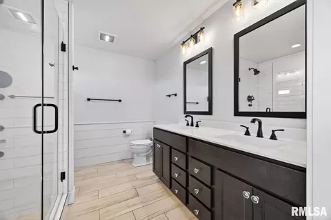 Bath - 3000 W Saddle Creek Dr, Dunlap, IL 61525 photo 2 of 5
