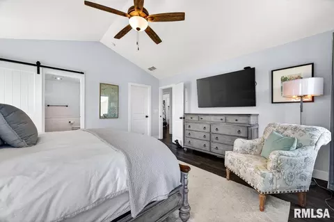 Bedroom - 3000 W Saddle Creek Dr, Dunlap, IL 61525 photo 2 of 6