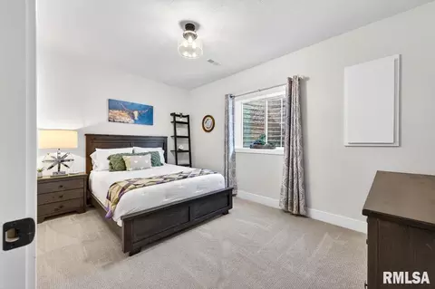 Bedroom - 3000 W Saddle Creek Dr, Dunlap, IL 61525 photo 6 of 6