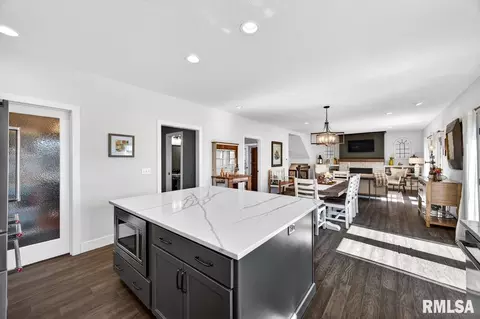 Kitchen - 3000 W Saddle Creek Dr, Dunlap, IL 61525 photo 3 of 4