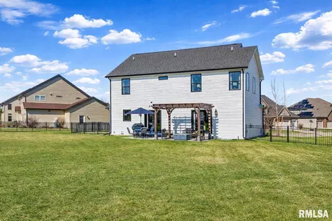 Exterior - 3000 W Saddle Creek Dr, Dunlap, IL 61525 photo 12 of 14