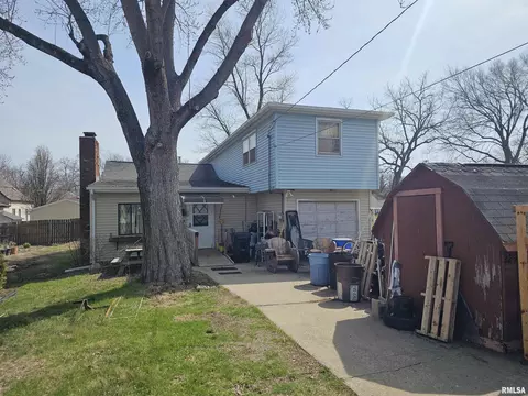 225 Grandview Ave, East Peoria, IL 61611