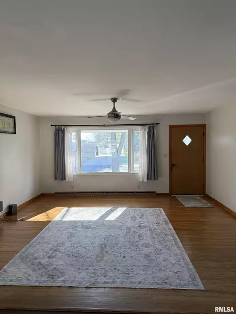 Living - 820 Jamie Ln, Macomb, IL 61455 photo 2 of 2