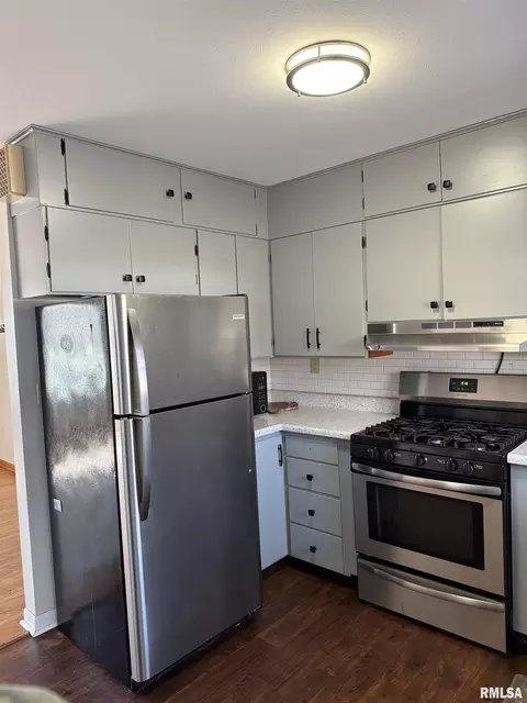 Kitchen - 820 Jamie Ln, Macomb, IL 61455 photo 2 of 3