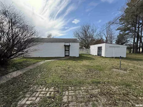 Exterior - 101 N 32nd St, Herrin, IL 62948 photo 3 of 5