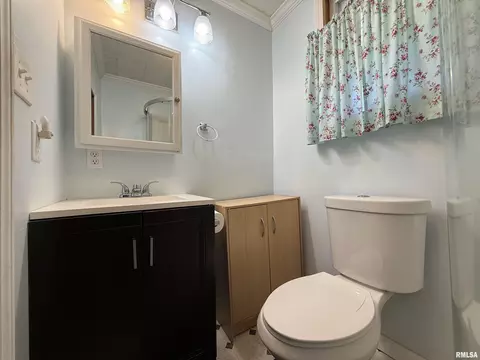 Bath - 101 N 32nd St, Herrin, IL 62948 photo 2 of 2