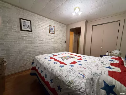 Bedroom - 101 N 32nd St, Herrin, IL 62948 photo 2 of 4