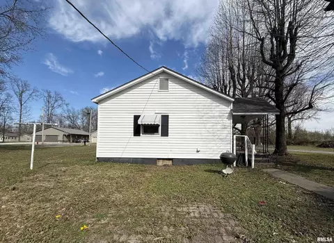 Exterior - 101 N 32nd St, Herrin, IL 62948 photo 4 of 5