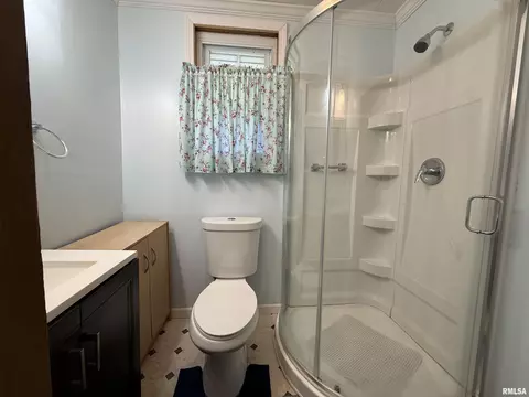 Bath - 101 N 32nd St, Herrin, IL 62948 photo 1 of 2