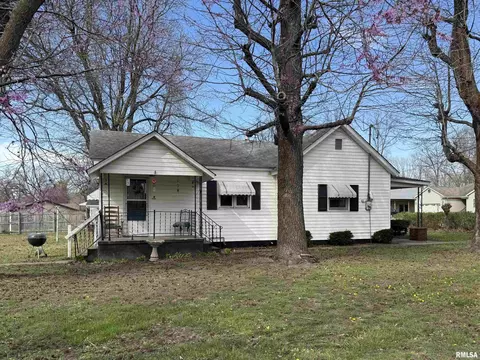 Exterior - 101 N 32nd St, Herrin, IL 62948 photo 1 of 5