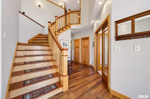 Entry Way - 709 Marcus Ct, Chillicothe, IL 61523 photo 1 of 3
