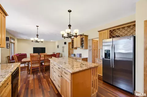 Kitchen - 709 Marcus Ct, Chillicothe, IL 61523 photo 4 of 8