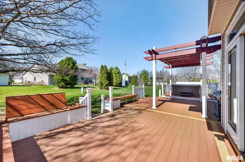 Exterior - 709 Marcus Ct, Chillicothe, IL 61523 photo 5 of 8