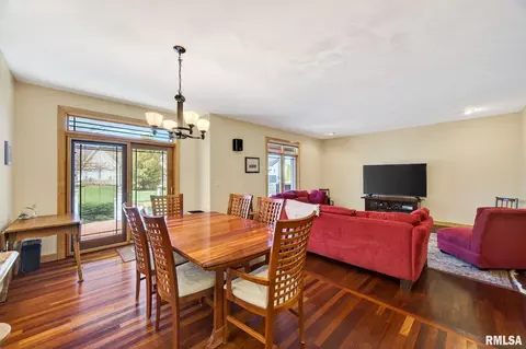 Dining - 709 Marcus Ct, Chillicothe, IL 61523 photo 1 of 2