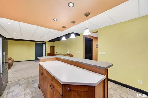 Kitchen - 709 Marcus Ct, Chillicothe, IL 61523 photo 7 of 8