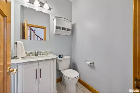 Bath - 709 Marcus Ct, Chillicothe, IL 61523 photo 1 of 6