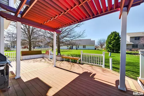 Exterior - 709 Marcus Ct, Chillicothe, IL 61523 photo 6 of 8