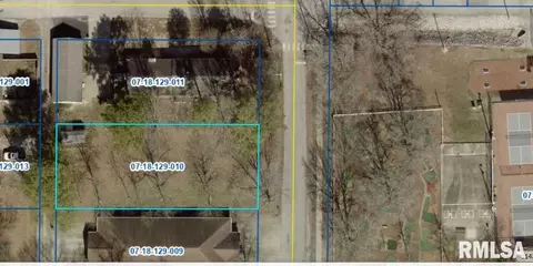 1406 N Garfield St, Marion, IL 62959