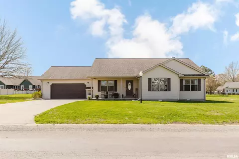 1204 Prestwicke Dr, Herrin, IL 62948