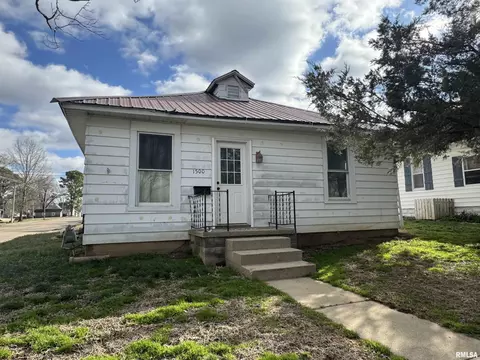 1500 W Tyler St, Herrin, IL 62948