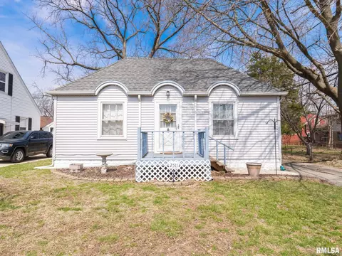 2511 W Downs Cir, West Peoria, IL 61604