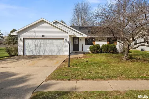 105 N Louise St, Chillicothe, IL 61523