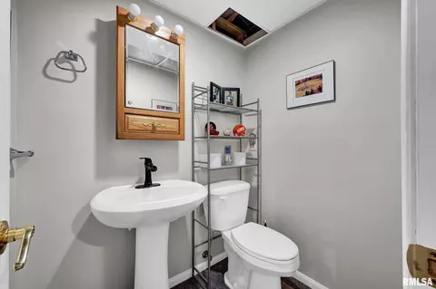 Bath - 901 N Easy St, Roanoke, IL 61561 photo 3 of 3
