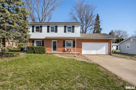 1109 E Brookhill Rd, Peoria, IL 61615