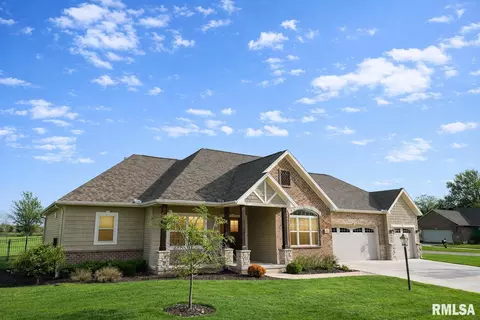 6303 W Crosswynd Ct, Edwards, IL 61528