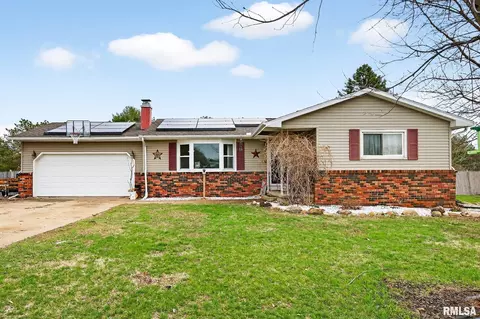 200 Falcon Dr, Green Valley, IL 61534