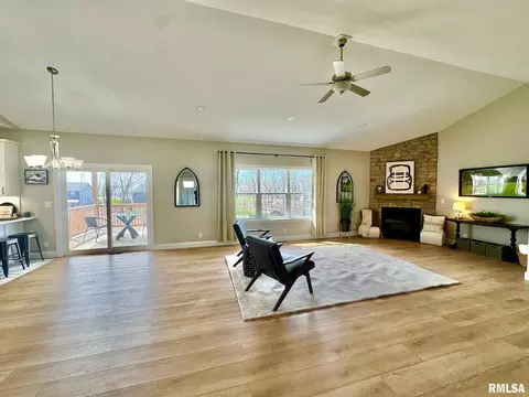 Living - 107 Samuel Ct, Washington, IL 61571 photo 3 of 9