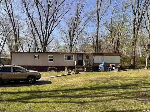 7021 Peach Ln, Carbondale, IL 62901