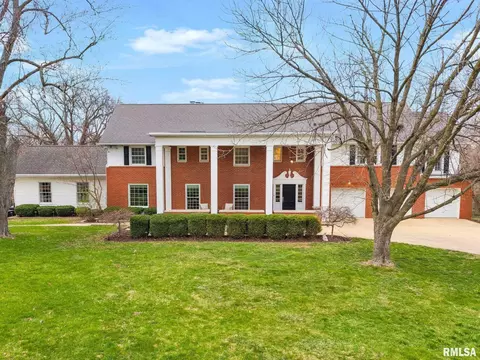 6526 N Saint Marys Rd, Peoria, IL 61614