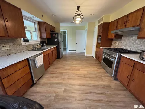 213 State St, Washburn, IL 61570 photo 9