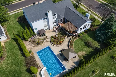 2104 W Broadland Dr, Dunlap, IL 61525