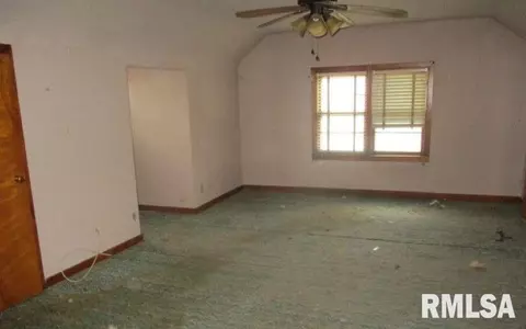 116 N Griffin St, Macomb, IL 61455 photo 5