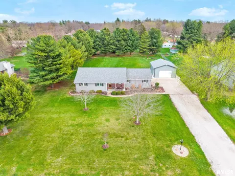 5220 S Acre Rd, Mapleton, IL 61547
