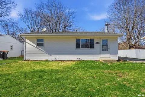 2252 Northridge Ln, Washington, IL 61571