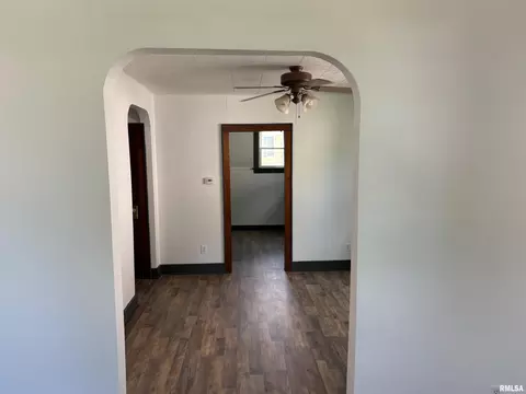 Entry Way - 714 E Ash St, Canton, IL 61520 photo 5 of 7