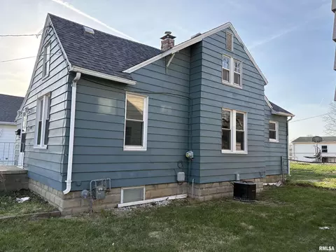 Exterior - 714 E Ash St, Canton, IL 61520 photo 2 of 4