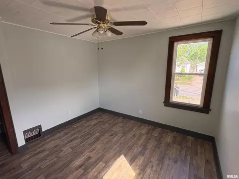 Bedroom - 714 E Ash St, Canton, IL 61520 photo 4 of 8