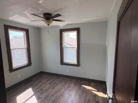 Bedroom - 714 E Ash St, Canton, IL 61520 photo 1 of 8