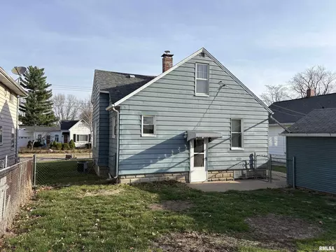 Exterior - 714 E Ash St, Canton, IL 61520 photo 3 of 4