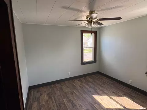 Bedroom - 714 E Ash St, Canton, IL 61520 photo 3 of 8