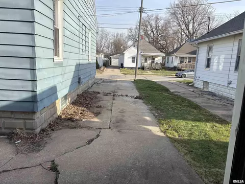 Exterior - 714 E Ash St, Canton, IL 61520 photo 4 of 4