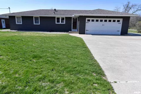 204 Northshore Dr, Morton, IL 61550