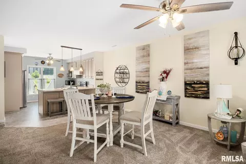 518 Harbor Pointe Dr, East Peoria, IL 61611