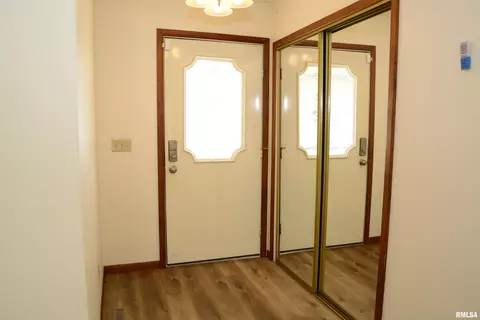 Entry Way - 2103 Maple Ave, Macomb, IL 61455 photo 1 of 1
