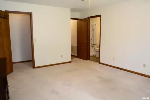 Bedroom - 2103 Maple Ave, Macomb, IL 61455 photo 2 of 3