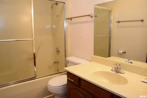 Bath - 2103 Maple Ave, Macomb, IL 61455 photo 2 of 2